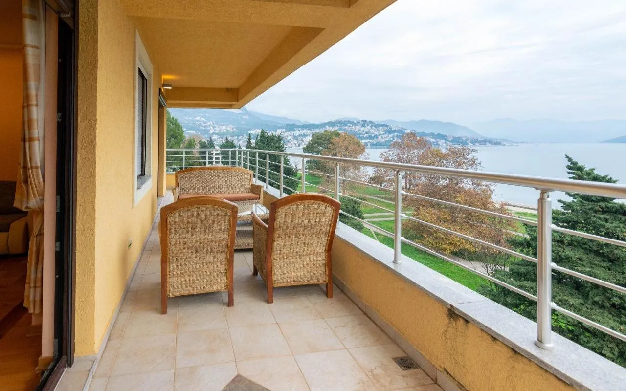 Apartment in Igalo, 60 m²