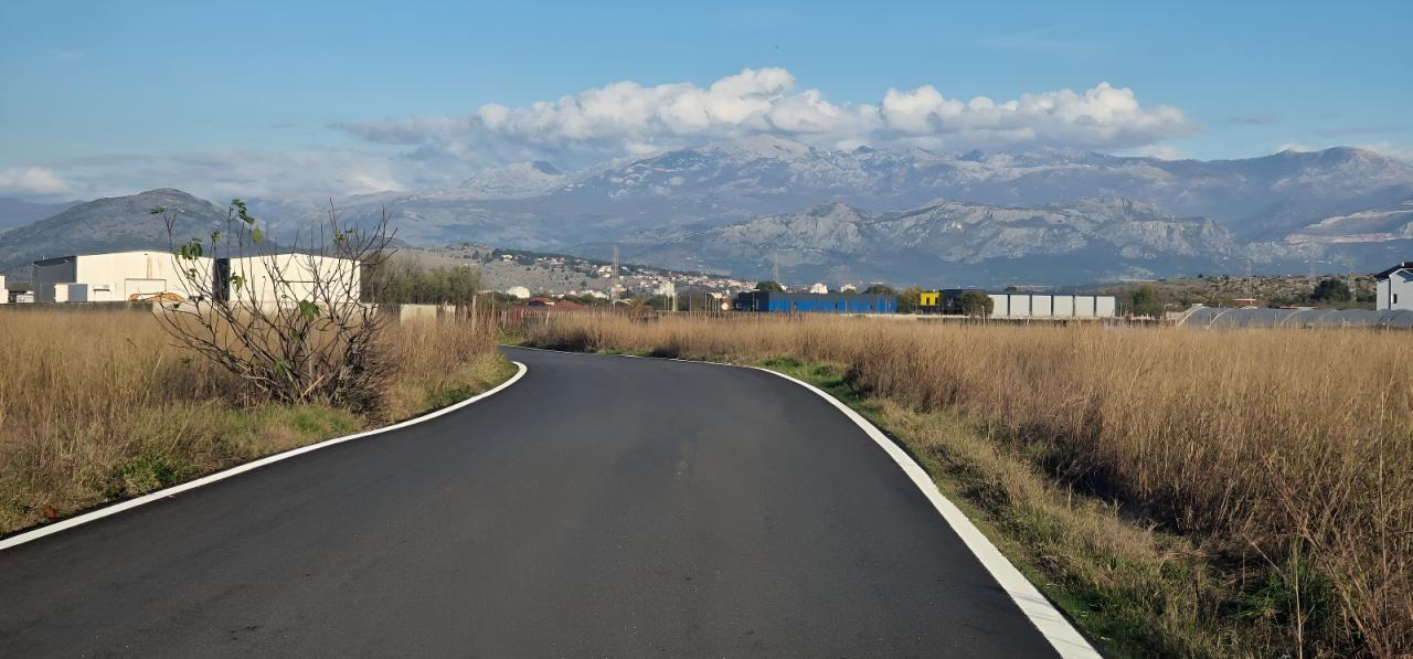 Land plot in Podgorica, 2706 m²