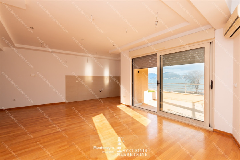 Prodajem Stan-Apartman, Igalo