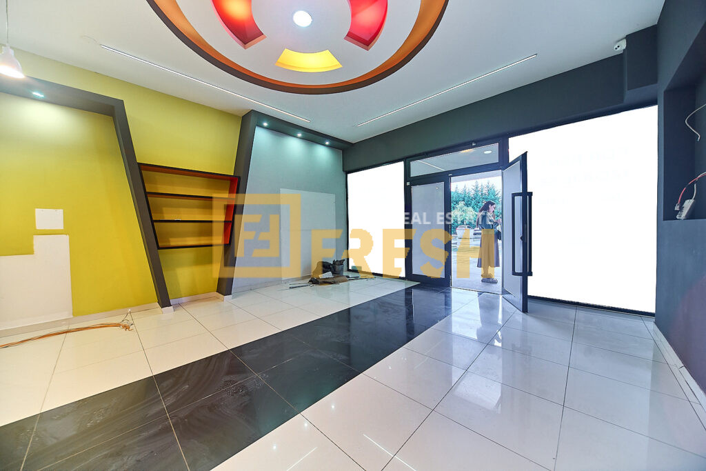 Iznajmljujem Poslovni Prostor, Preko Morače