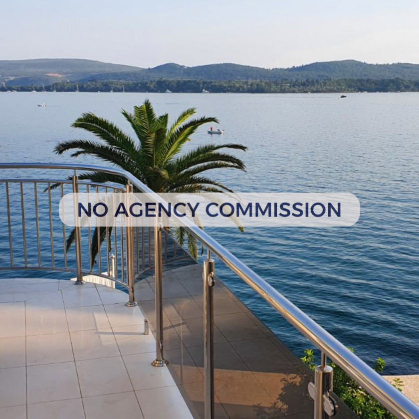 Izdavanje: 2-soban stan 78 m² na obali u centru Tivta – 10 m od mora