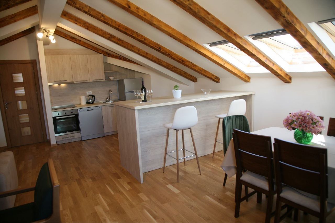 Iznajmljujem Stan-Apartman, Tivat