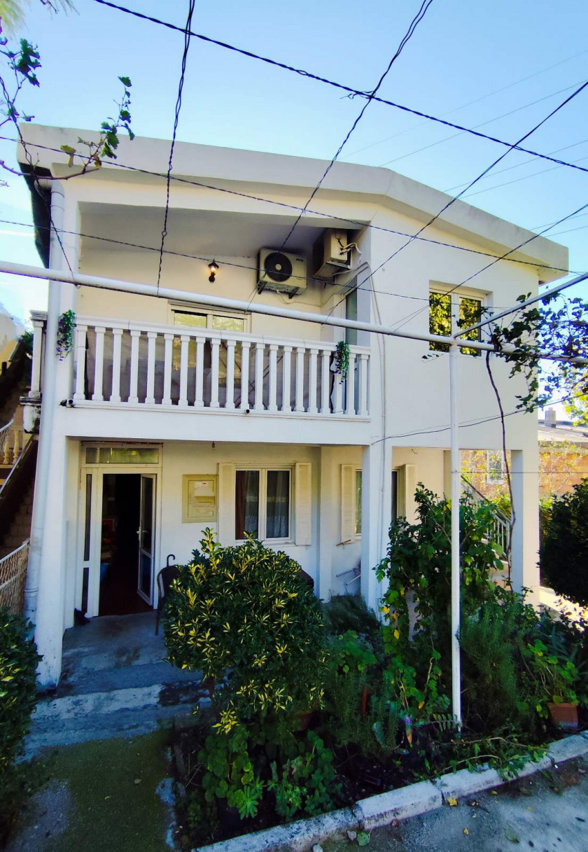 House For Sale, Sutomore